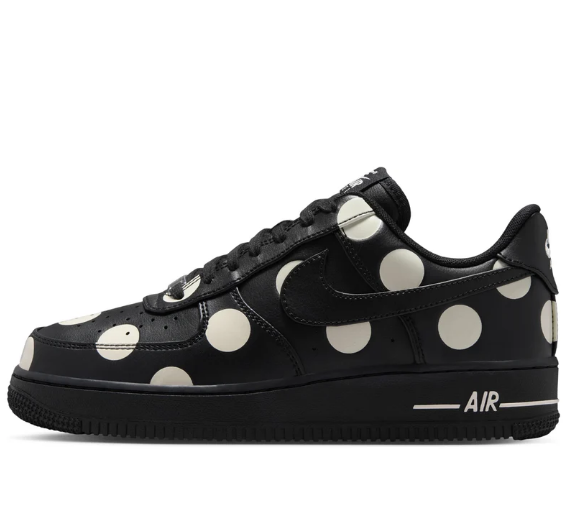 (WMNS) Nike Air Force 1 '07 – Black / Sail (IR8647-001)