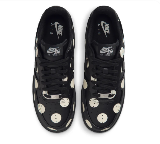 (WMNS) Nike Air Force 1 '07 – Black / Sail (IR8647-001)